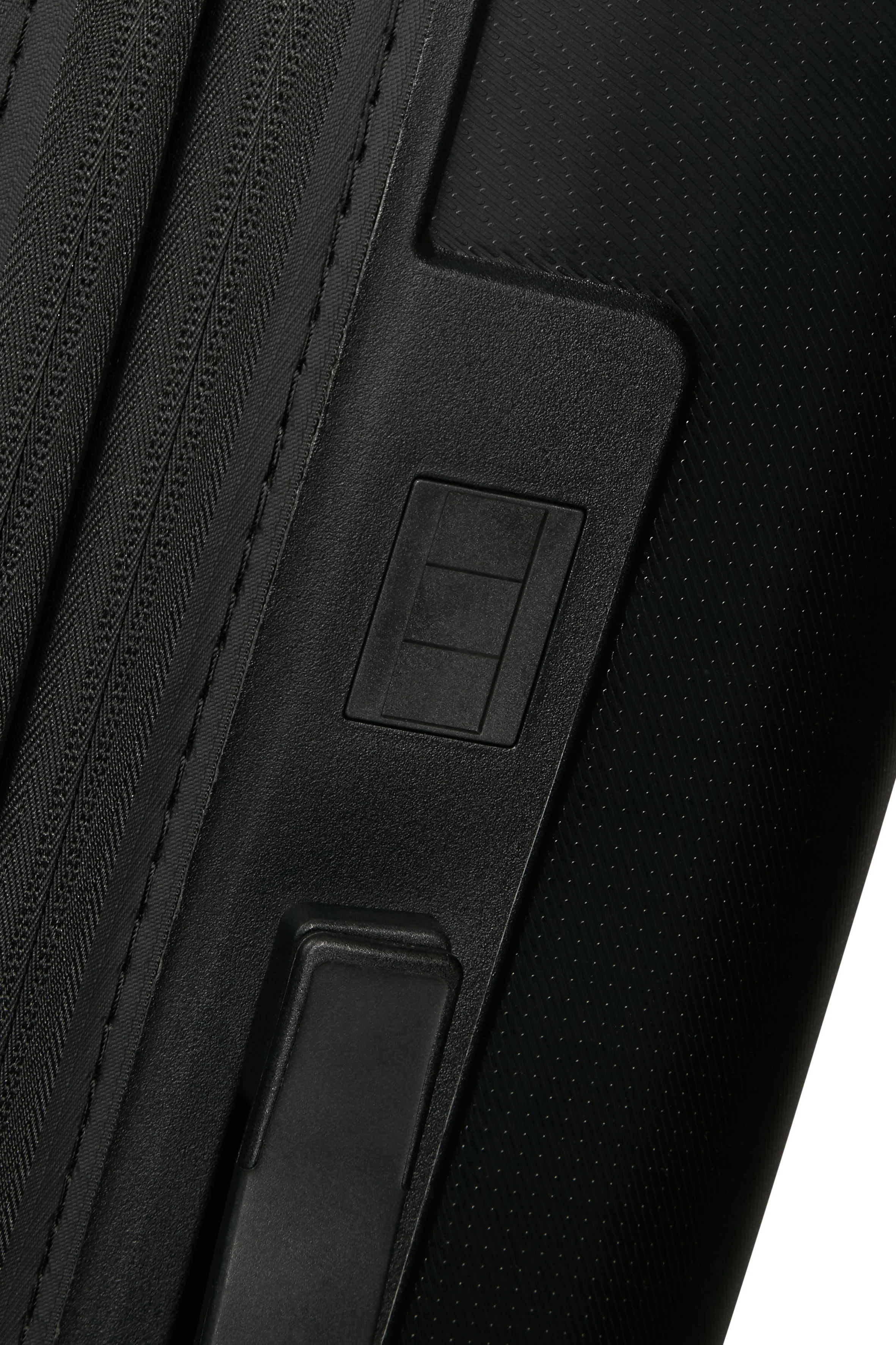 American Tourister DashPop Expandable 67cm Spinner - Image 9