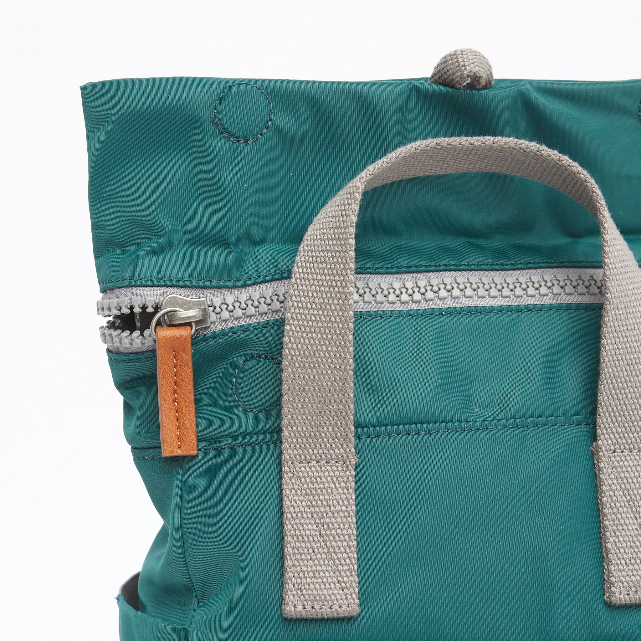 Roka Canfield B Small Sustainable Nylon - Image 28