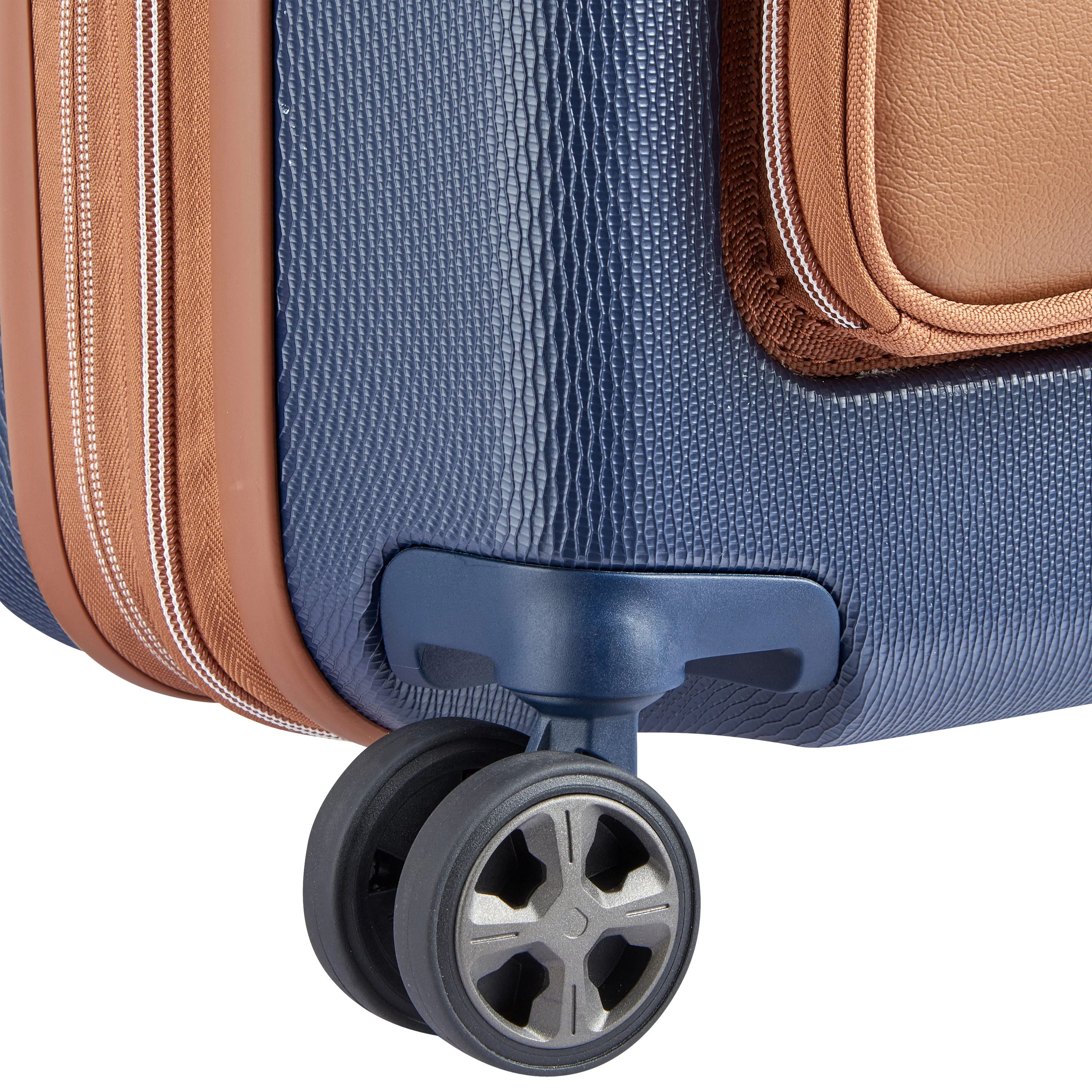 Delsey Chatelet Air 2.0 Spinner 55cm Exp Business Cabin (Front Pocket) - Image 27