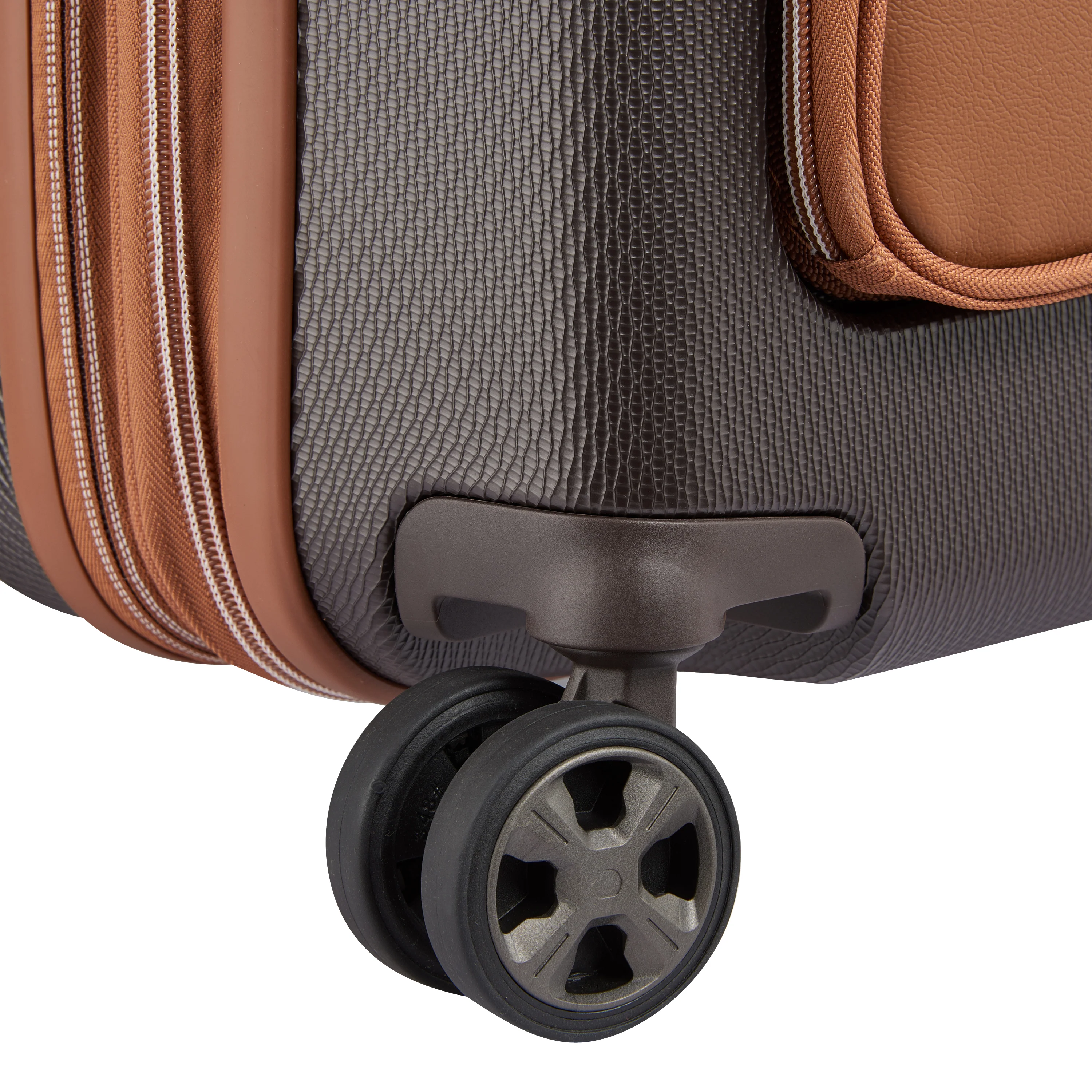Delsey Chatelet Air 2.0 Spinner 55cm Exp Business Cabin (Front Pocket) - Image 7