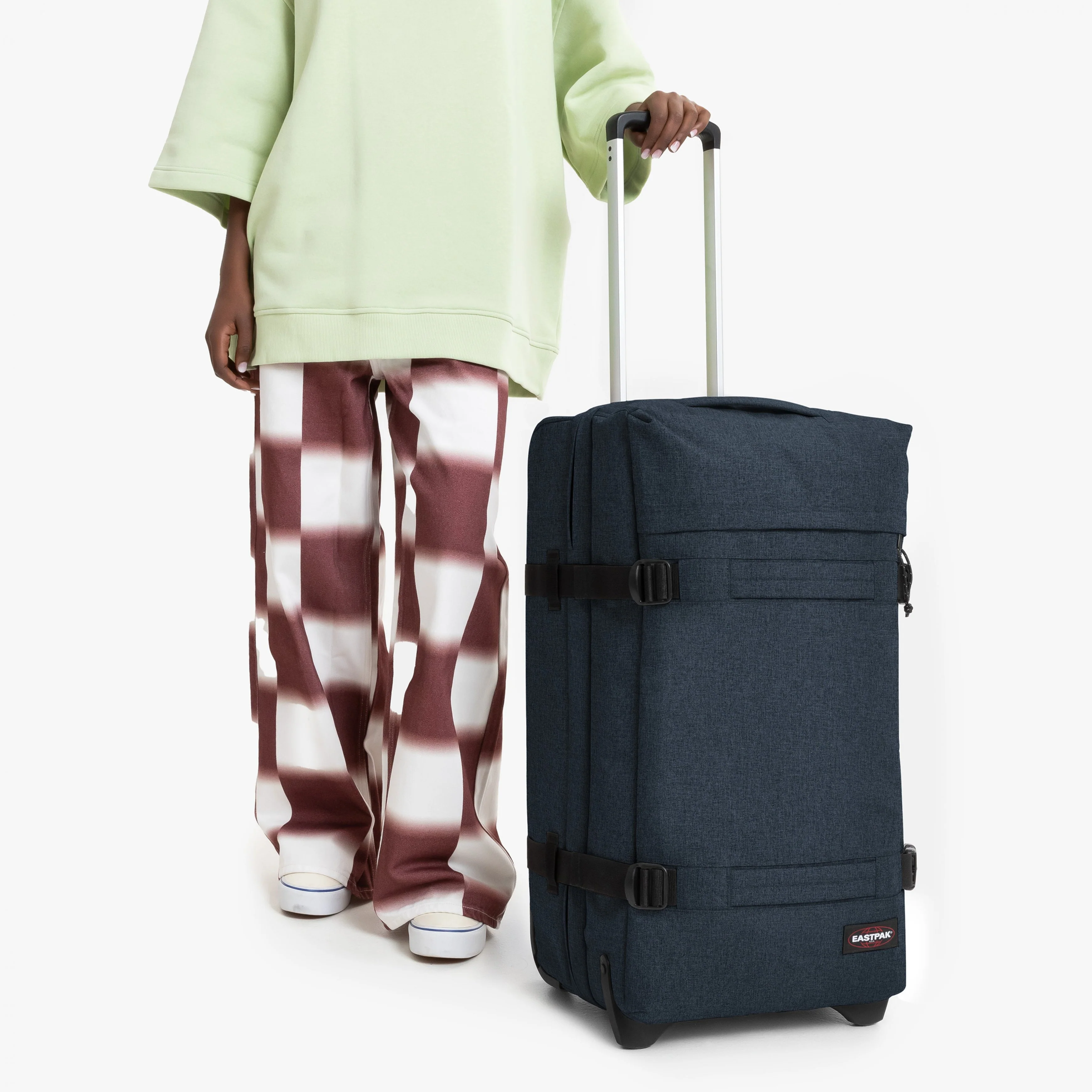Eastpak Transit'R  2 Wheel Medium - 67cm - Image 24
