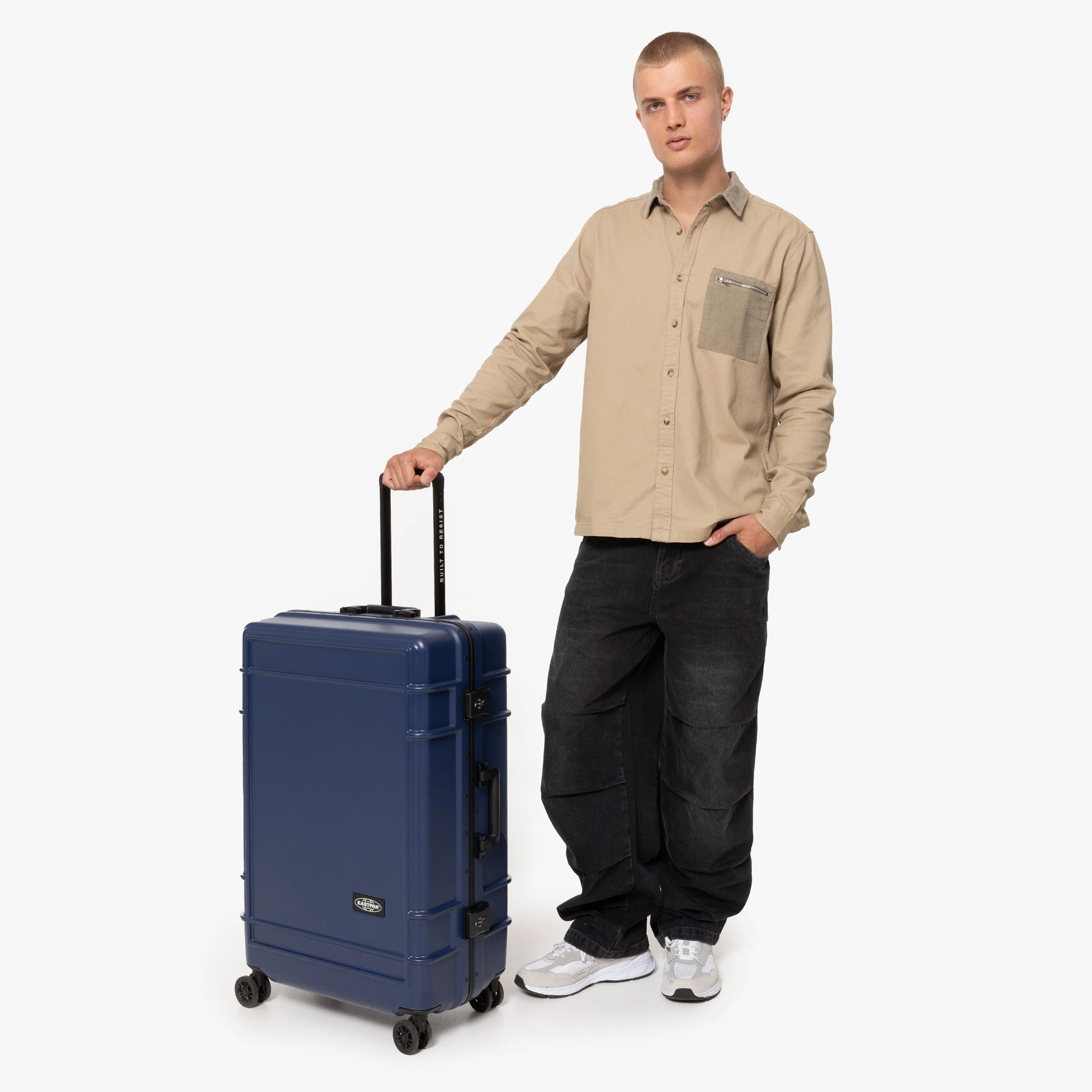 Eastpak Resist'R 4 Wheel 78cm Large Suitcase - Image 42
