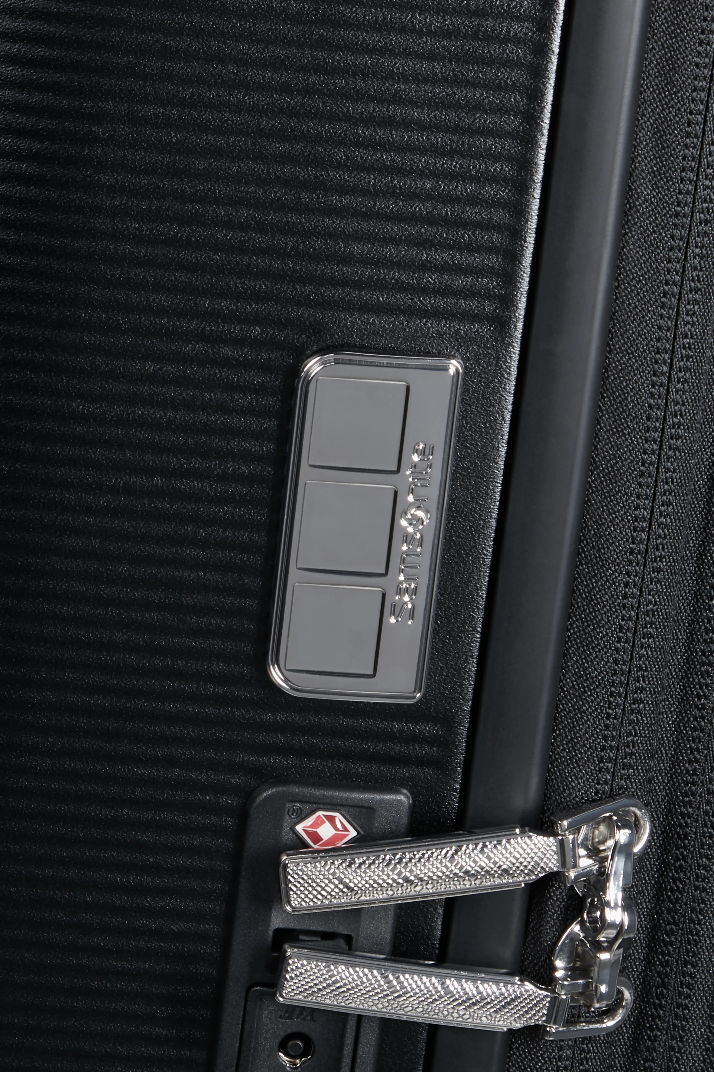 Samsonite Image 69cm Expandable Spinner - Image 16