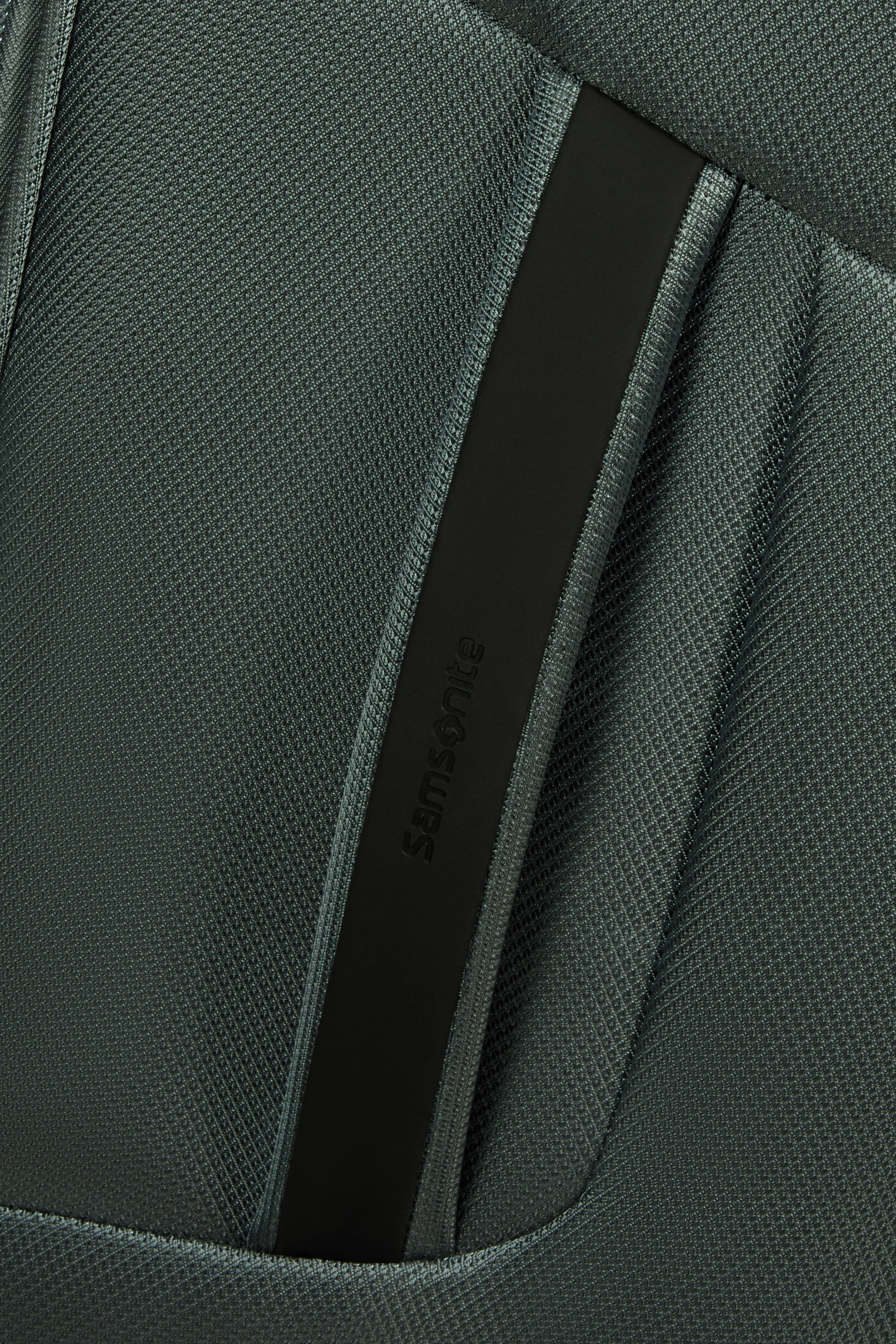 Samsonite Respark 79cm Expandable Spinner - Image 39