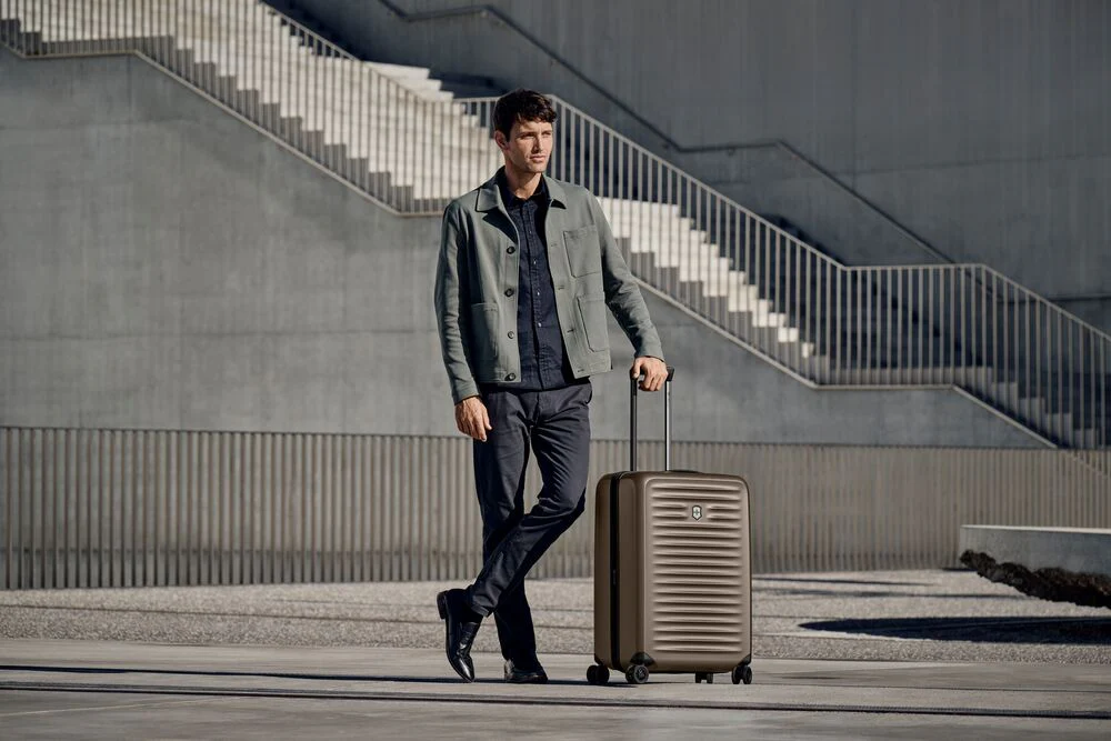 Victorinox Airox Advanced Spinner 69cm - Medium - Image 20