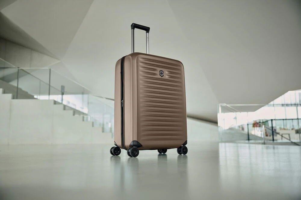 Victorinox Airox Advanced Spinner 69cm - Medium - Image 27